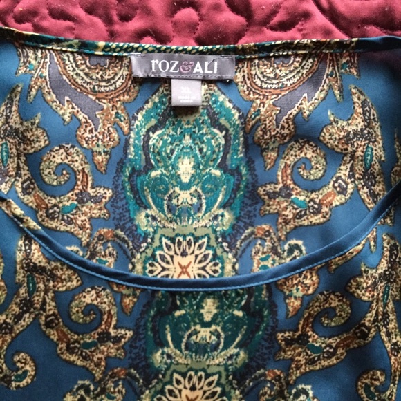 Roz & Ali smocked blouse - Picture 4 of 4